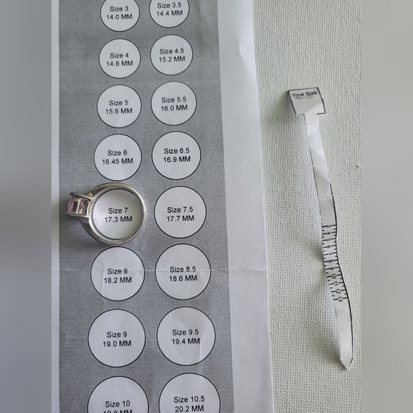 .925 Sterling Silver - Pink Zirconia Cubic Rectangle Ring - Picture 3 of 12